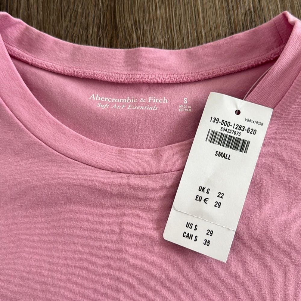 Abercrombie tshirt - Picture 2 of 2